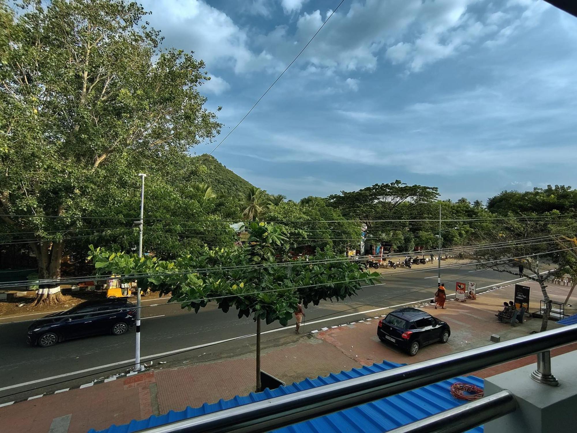 Athma Aruna Residency - Mountain View Rooms Tiruvannamalai Ngoại thất bức ảnh